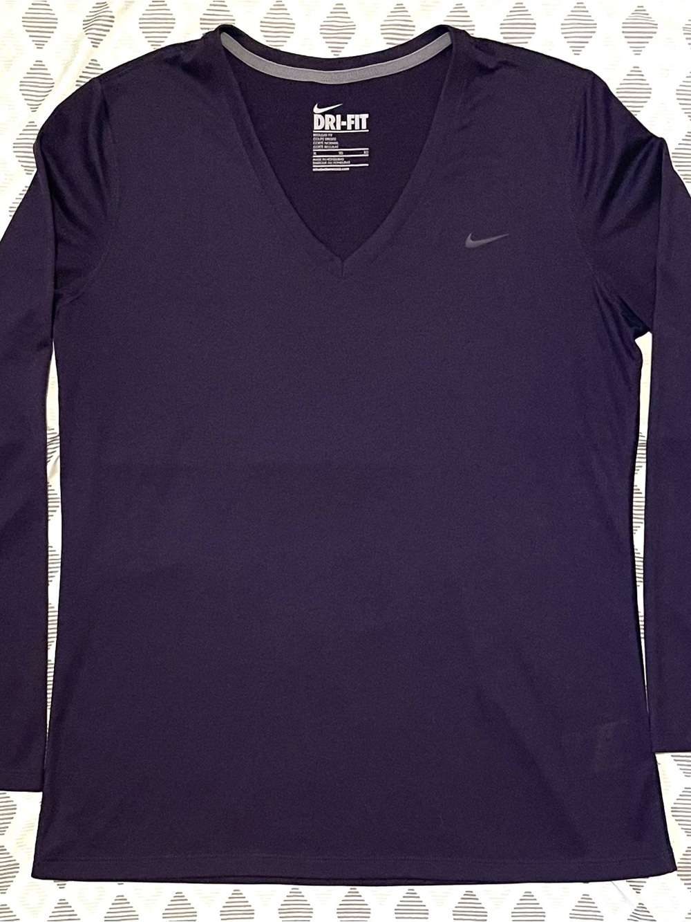 Nike Dri-Fit V-Neck Base Layer - Regular Fit Soft Jersey Fabric - Size XL
